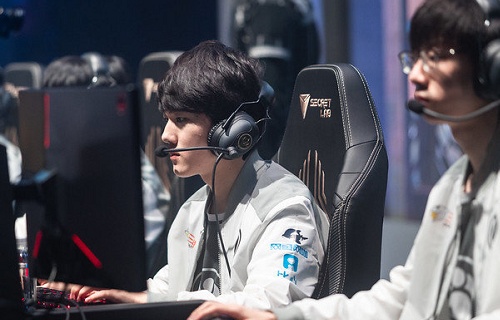 包含JackeyLove重返赛场,爆冷首场状态出色,IG观众沸腾!比赛高潮迭起的词条